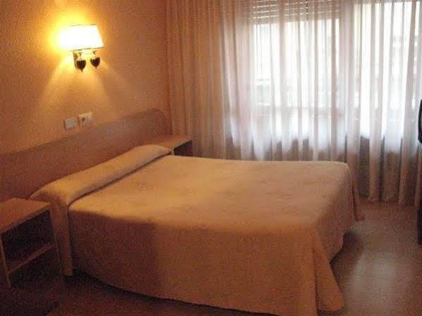 ויטוריה-גאסטייז Hotel Achuri מראה חיצוני תמונה